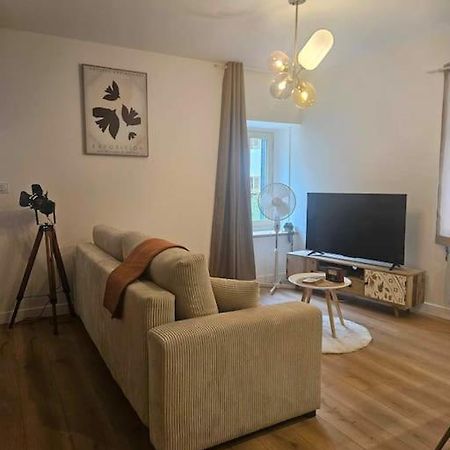 "La Tour", Logement Cosy, Au Calme Vertrieu Exterior photo